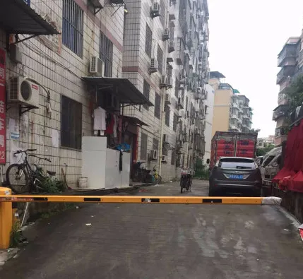 明发商城-思明区莲前西路西林路22-46号