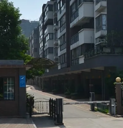 阳光叠彩-叠彩区城北北彩道8号