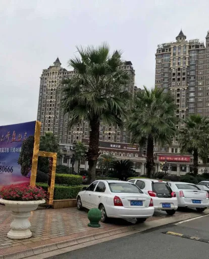 东方名苑小区图片3