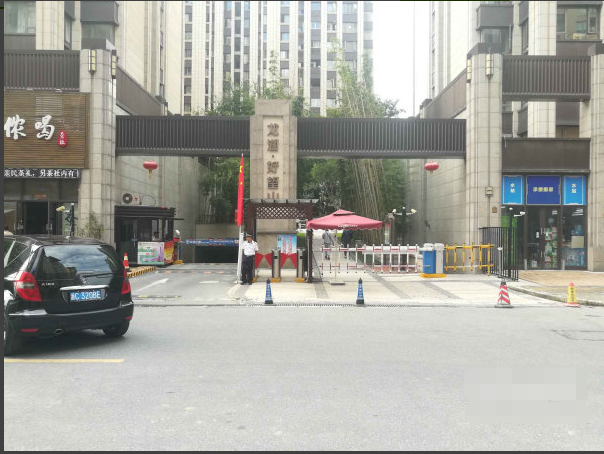 龙湖佘山公馆小区图片