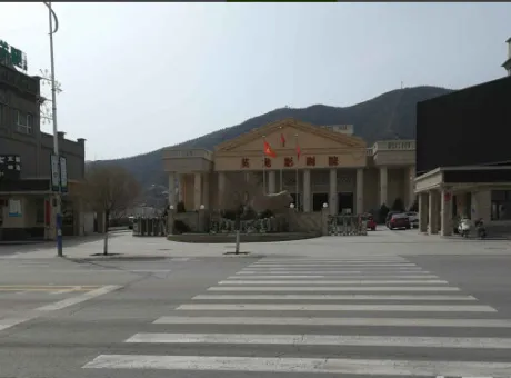 英龙秀水湾-崇礼县崇礼西湾子镇万龙路口正西方向127米