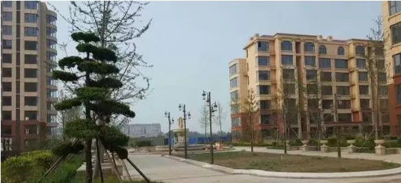 东胜紫御兰庭-信都区西邻公园东街，东到花园路，北至金泉大街，南到银泉大街