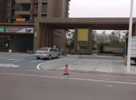 绿景后湾-高新区高新区金月路345号