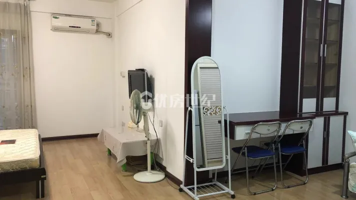 金甸名苑42㎡1室1厅1卫1阳台普通西北，看房预约