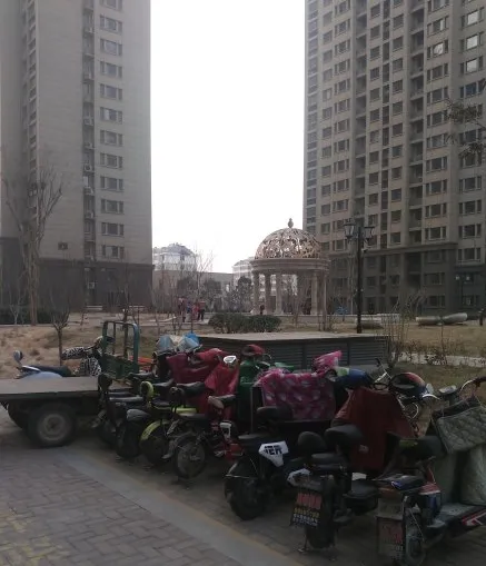 中悦城-泰山区泰安东区泰安市泰山区南关大街与泮河大街交叉路口往西约100米(华庭嘉苑东侧约50米)