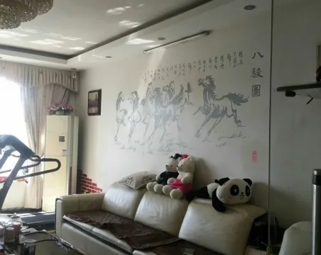 彩虹花园3室2厅2卫朝南北精装