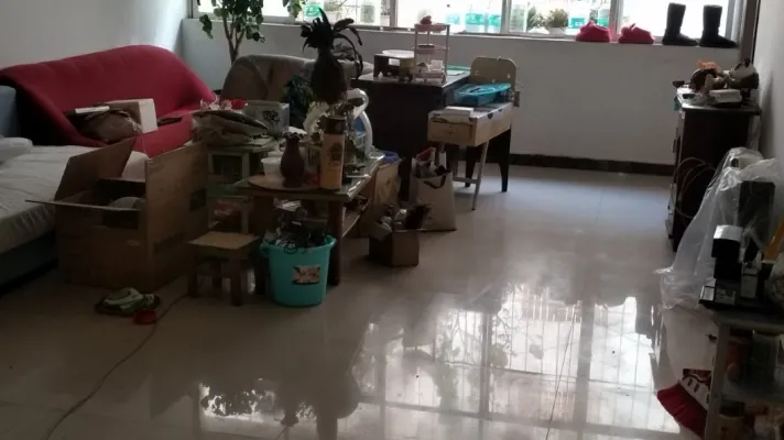 康家小区，天河园旁自建房3楼，户型十分好，栋间距也很宽