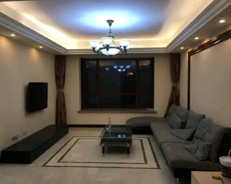 财富豪庭3室2厅2卫朝南精装