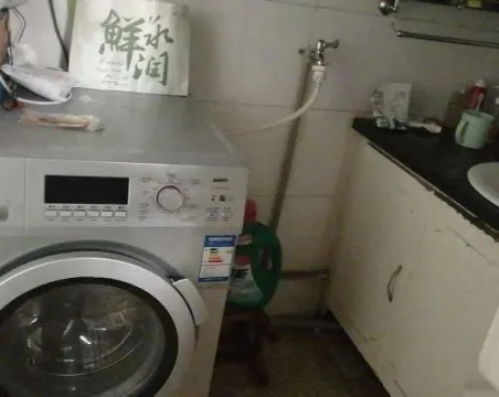 五彩新城2室1厅1卫朝南精装