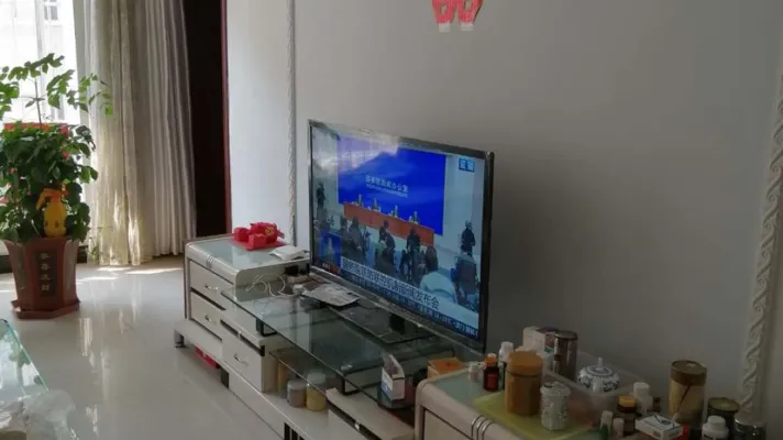 格瑞小区 61万 125.8㎡ 3室2厅2卫2阳台 精装