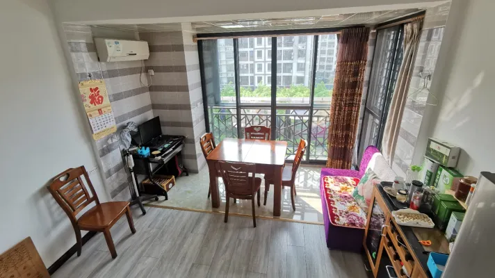 联发旭景 五楼 精装 送家具