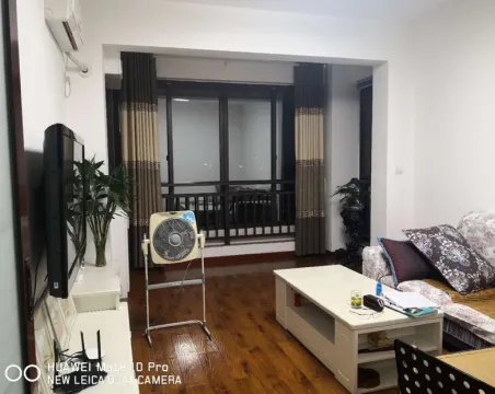 凯旋天域3室2厅1卫朝东北精装