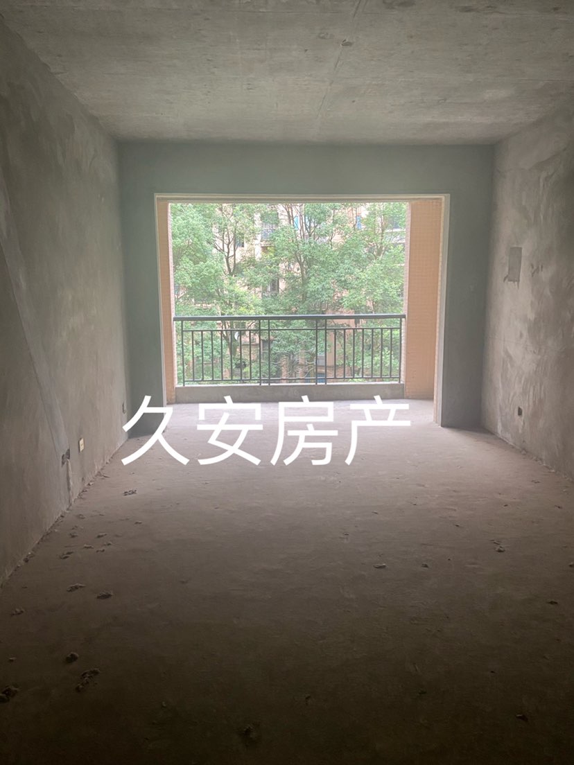 江南新城，小高层大套二可以改套三，小区配套设施完善，性价比超-观澜城邦二手房价