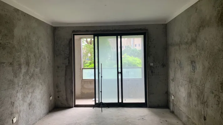 山畔景苑毛坯，明德中学苍梧小学