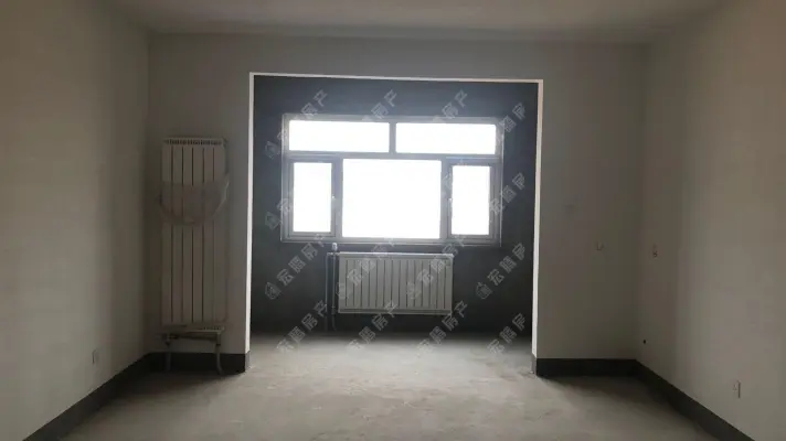 鼎欣新房，铺地挂白，诚心出售