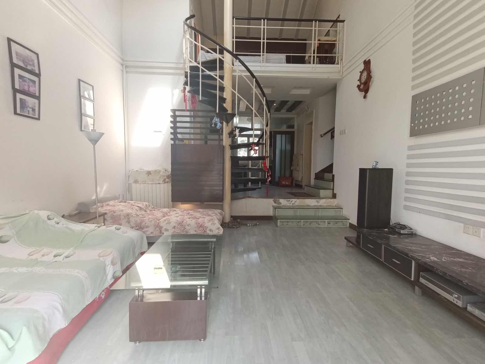 香榭丽舍香榭苑,经开区中心地段 双地铁口稀有复式四房户型 带暖气 满五10