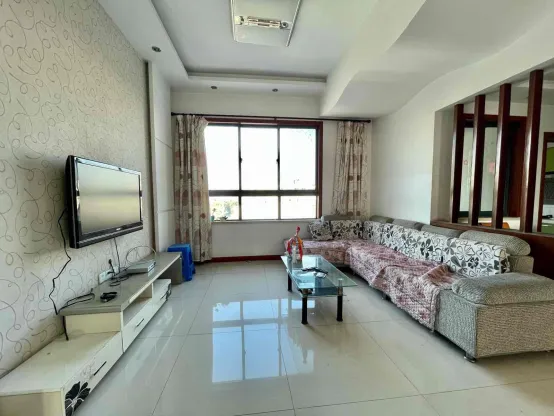 香槟广场3室2厅1卫朝南精装房源图片