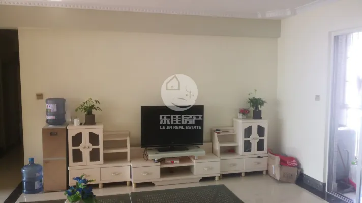 靖西德爱新瑞小区四房出售交通方便