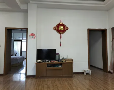 太阳花园3室2厅1卫朝东西精装