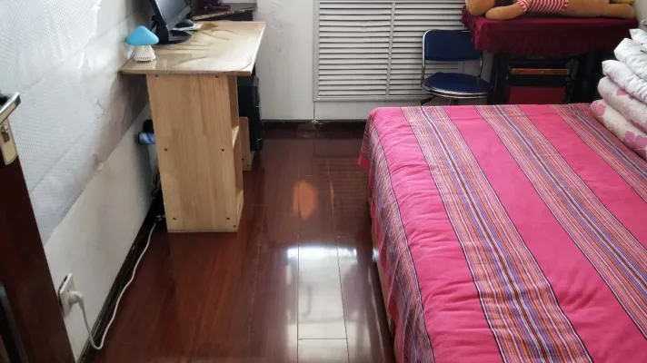 新世纪花园，精装修，南北通透，急售，品相好