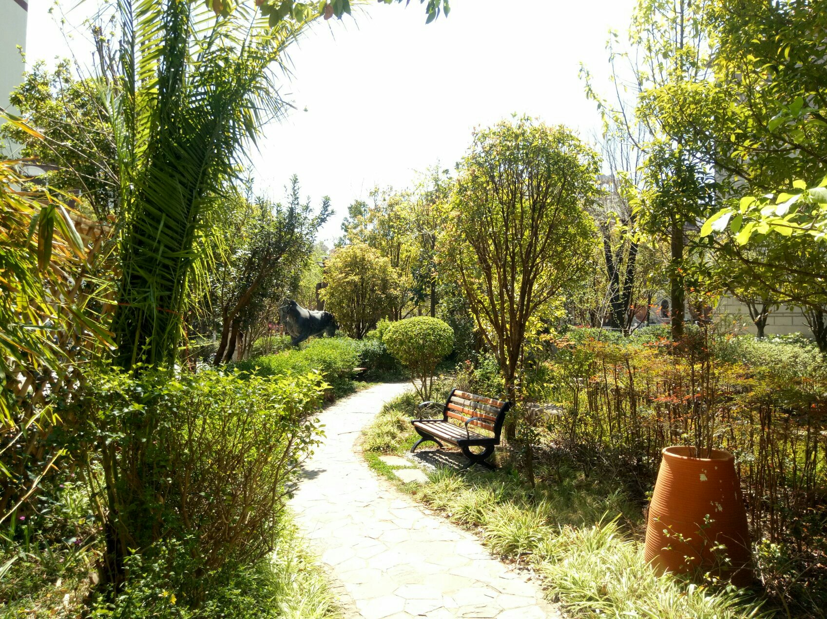 南疆坤城,坤城132平米，三室两厅两卫，房东诚心出售15