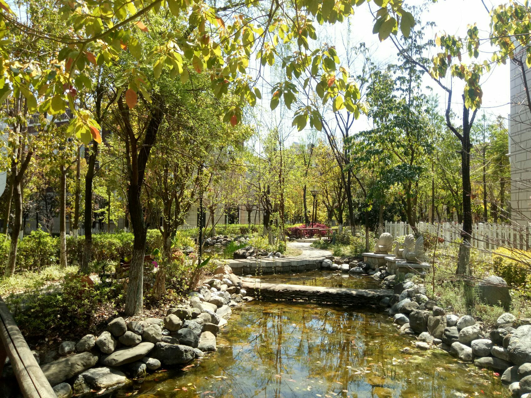 南疆坤城,坤城132平米，三室两厅两卫，房东诚心出售22