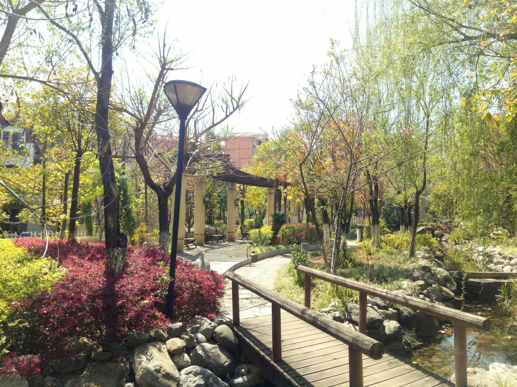 南疆坤城,坤城132平米，三室两厅两卫，房东诚心出售24