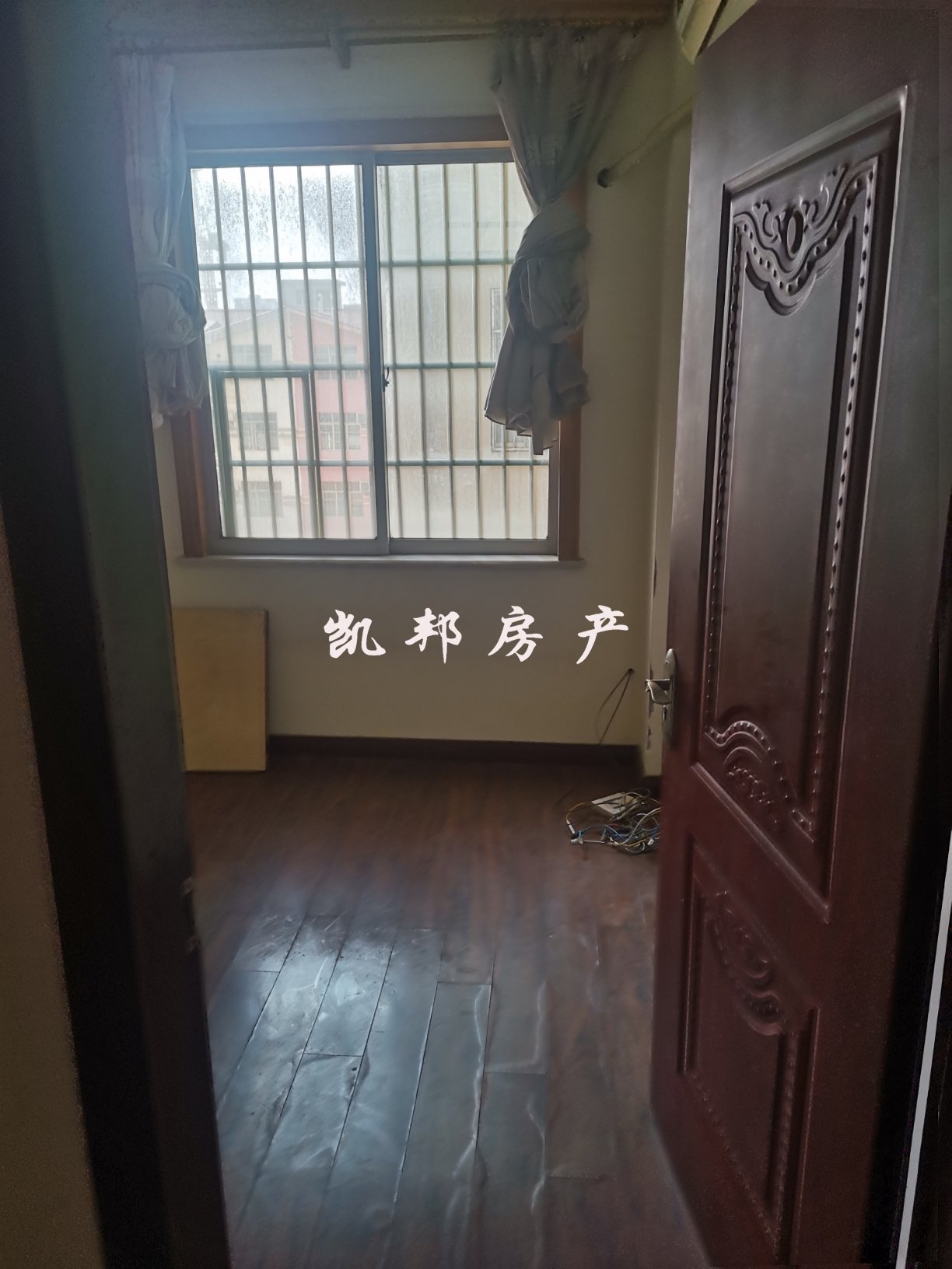 田阳县城西普通4室2厅2卫二手房出售9