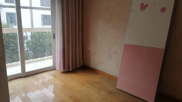 户型方正，彩光通透视野开阔，全江景房，