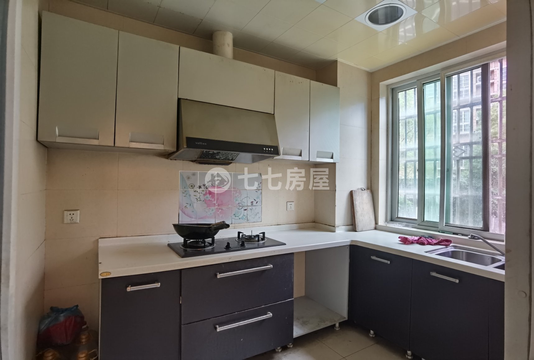 醴泉花园精装大三房拎包入住-醴泉花园二手房价