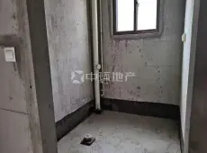 海陵区|凤凰瑞景5室2厅3卫出售