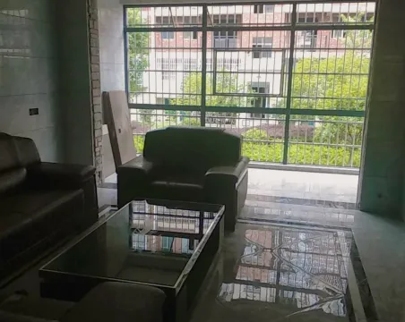 方坤锦绣国际3室2厅2卫朝南精装
