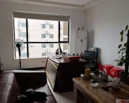 天一华府-室-厅-卫精装