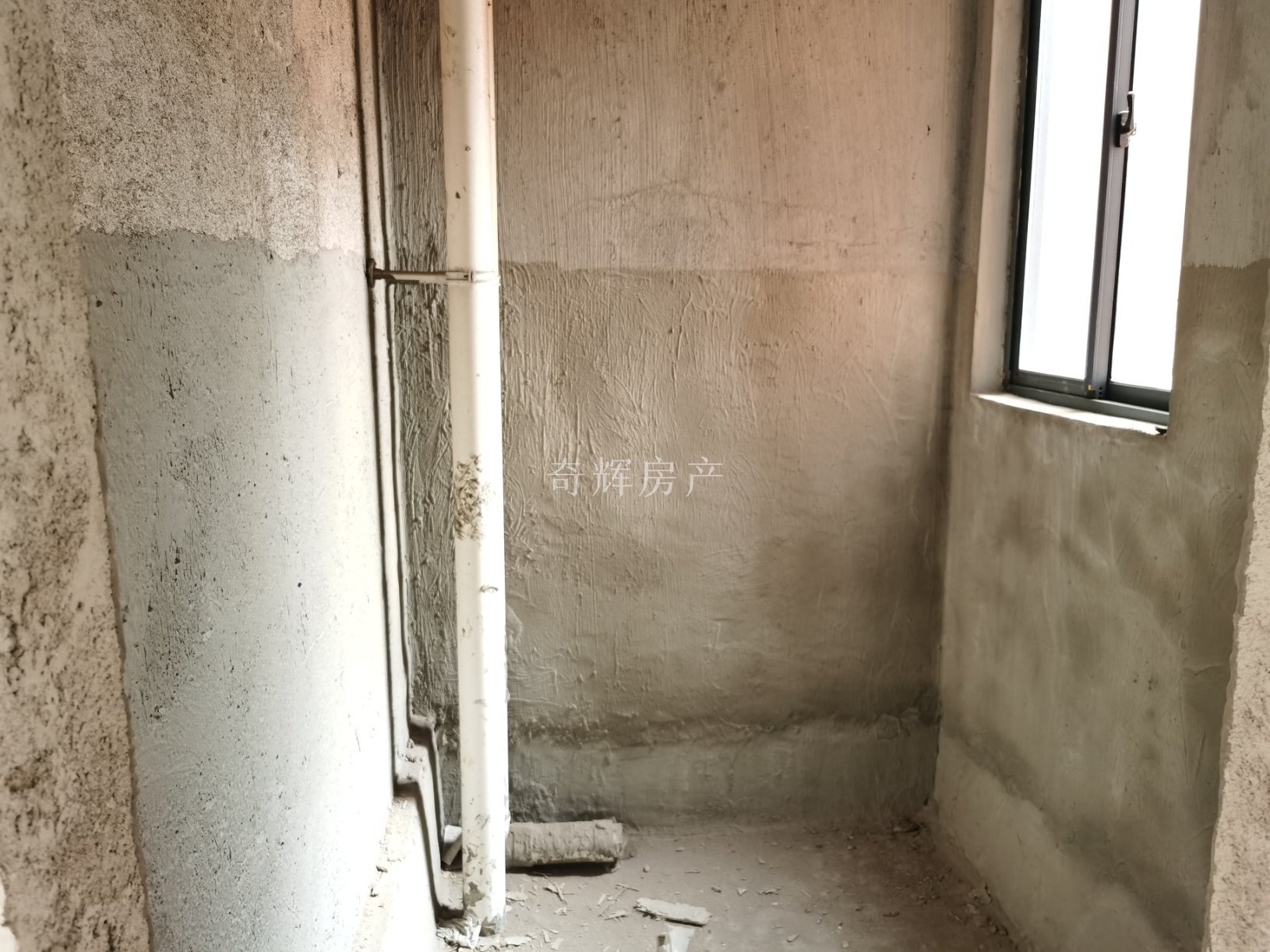 永丰国际,永丰国际标准五室，中空复试楼，带楼顶花园，电梯高层，房产证8