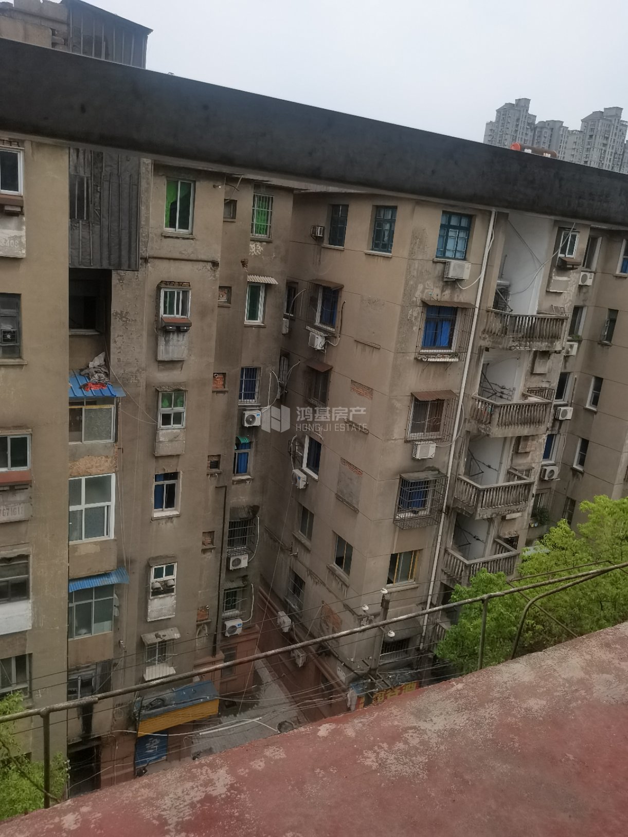 铁路八村,铁路八村超好的地段，住家舒适2