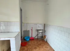 源汇区|医药公司家属院2室1厅1卫出售