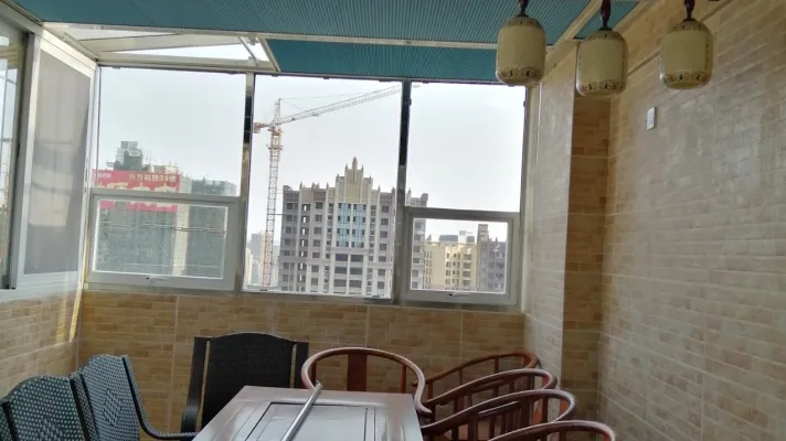 市中心,安静小区,5室3厅2卫2阳台豪装,房东换房