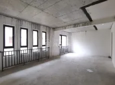 开发区|云樾东方4室2厅3卫出售
