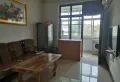 交通便利，紧邻公园。3