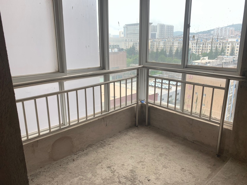 麒麟区南片区毛坯3室1厅1卫二手房出售7