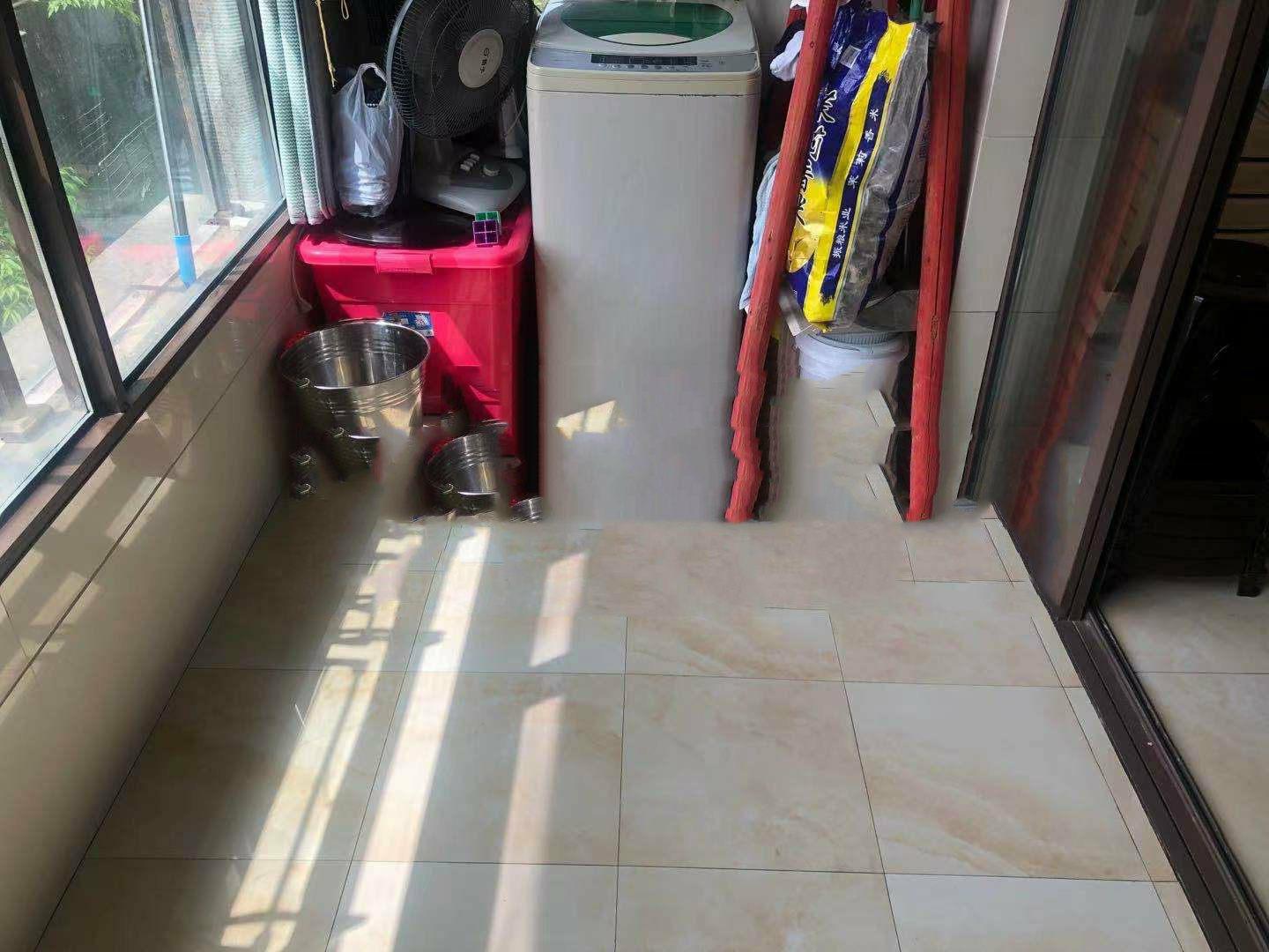 兴旺名城,兴旺名城3十1户型，边套三面空，家具家电全送11