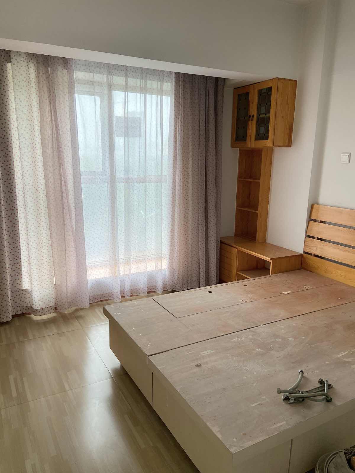 龙族峰景花园,龙族峰景一期四楼精装修出门保利广场价格可谈8