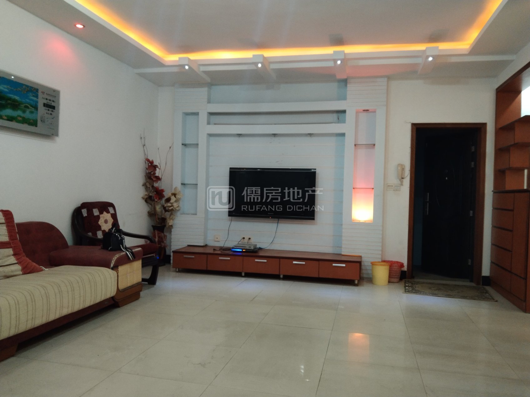 一小附近三室两厅一厨两卫   可出售了出租-迎宾南路私房二手房价