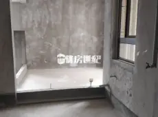 东侨区|曙光城5室2厅2卫出售