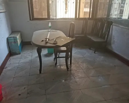 临江小区3室2厅1卫普通