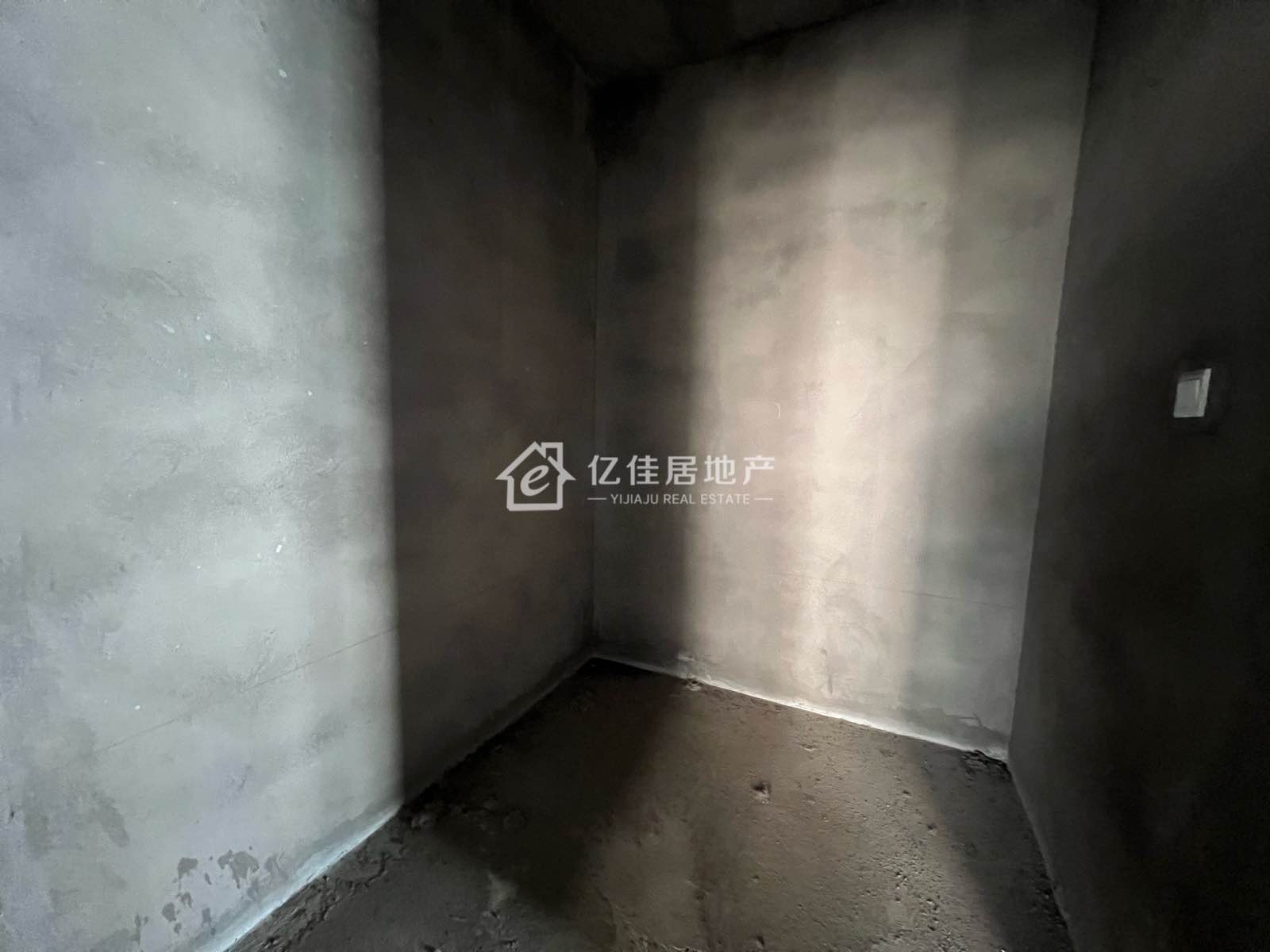 维也纳新城1期,维也纳精品洋房，162.82平，采光视野好5