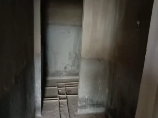 麒麟区北片区毛坯3室2厅2卫二手房出售1