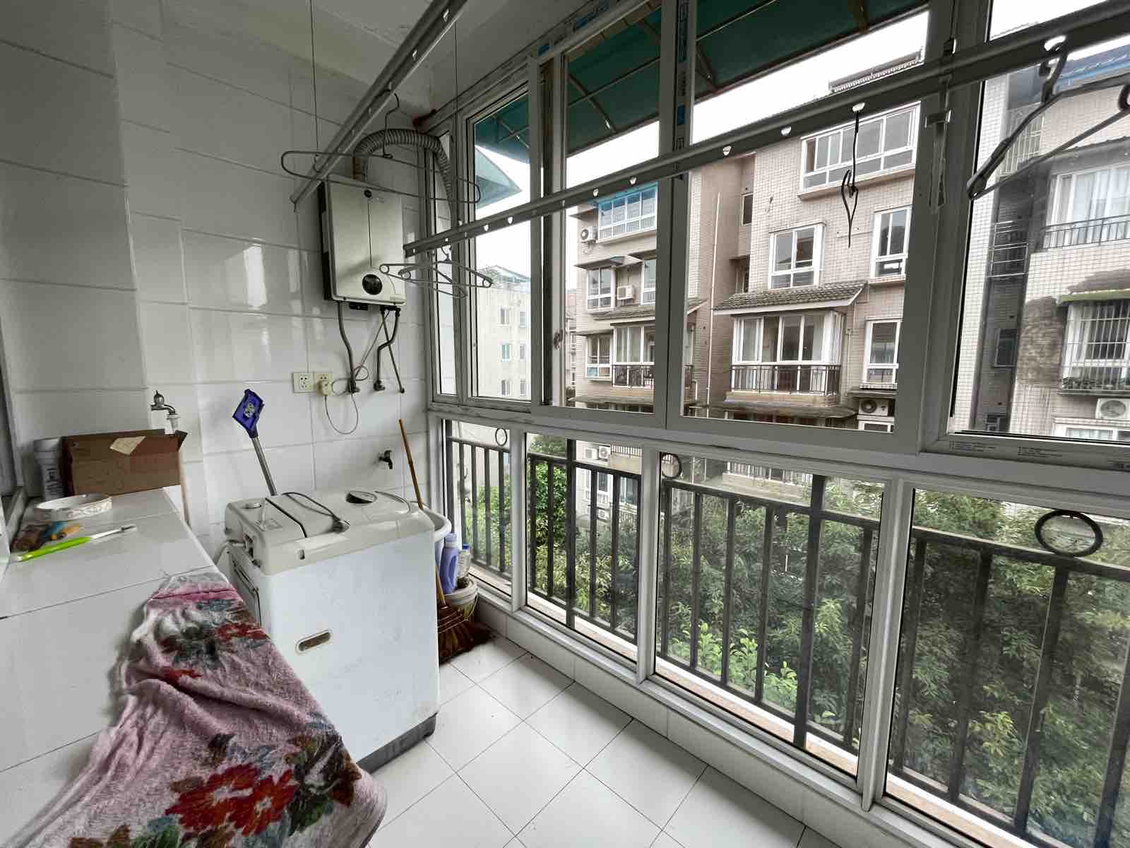 犍为翡翠城,犍为翡翠城63.8万元134㎡3室2厅2卫2阳台普通4
