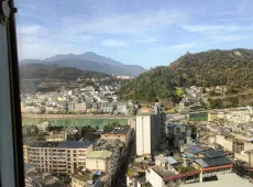 岚皋县|岚兴大厦3室2厅2卫出售