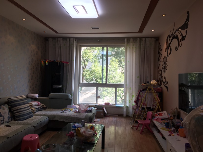 泰丰苑,泰丰苑二室二厅一卫精装修带大平台关门卖价格可谈10